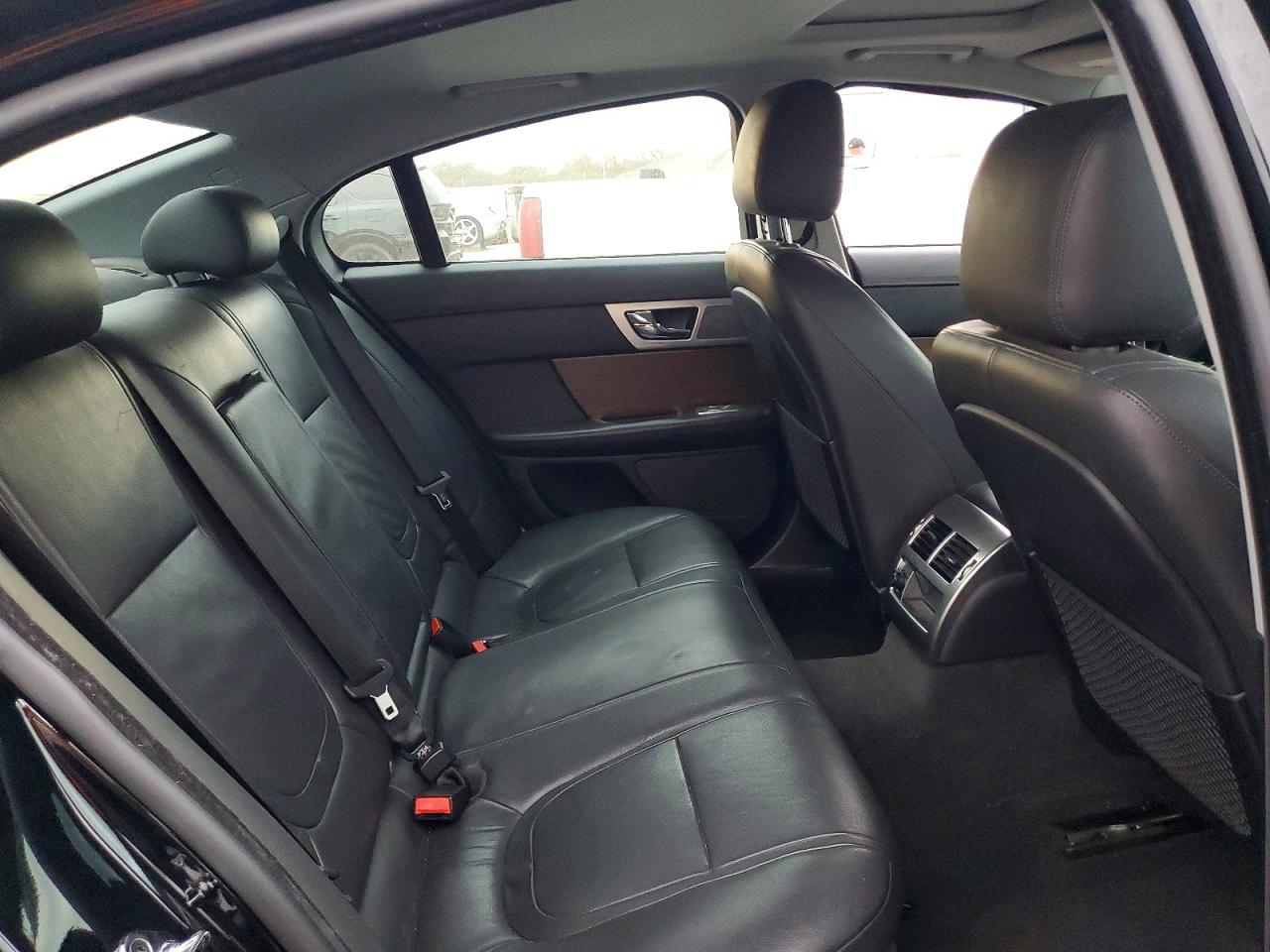 2015 JAGUAR XF 2.0T PREMIUM photo 28