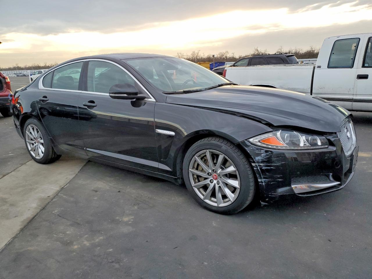 2015 JAGUAR XF 2.0T PREMIUM photo 10
