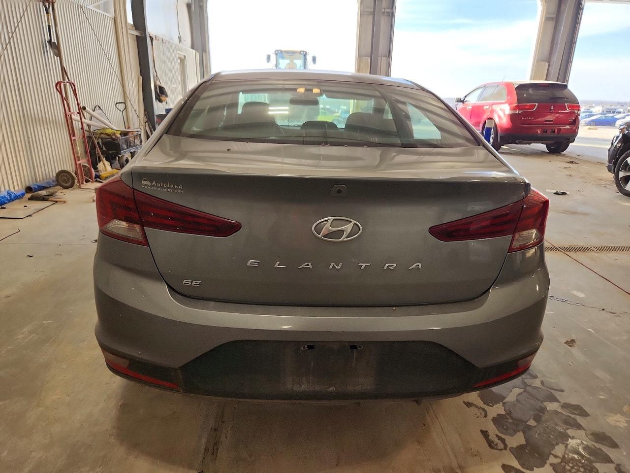 2019 HYUNDAI ELANTRA SE photo 11