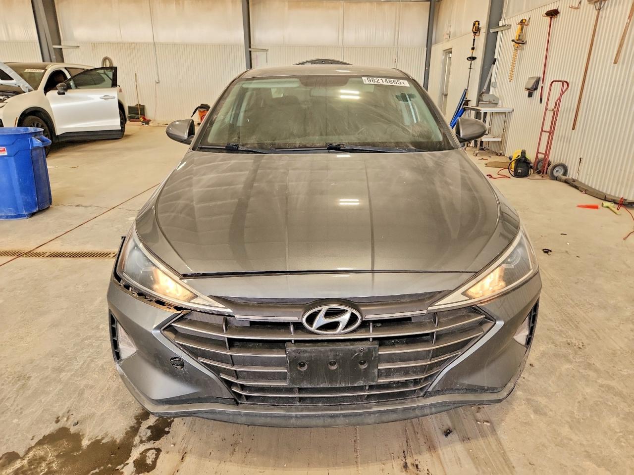 2019 HYUNDAI ELANTRA SE photo 9