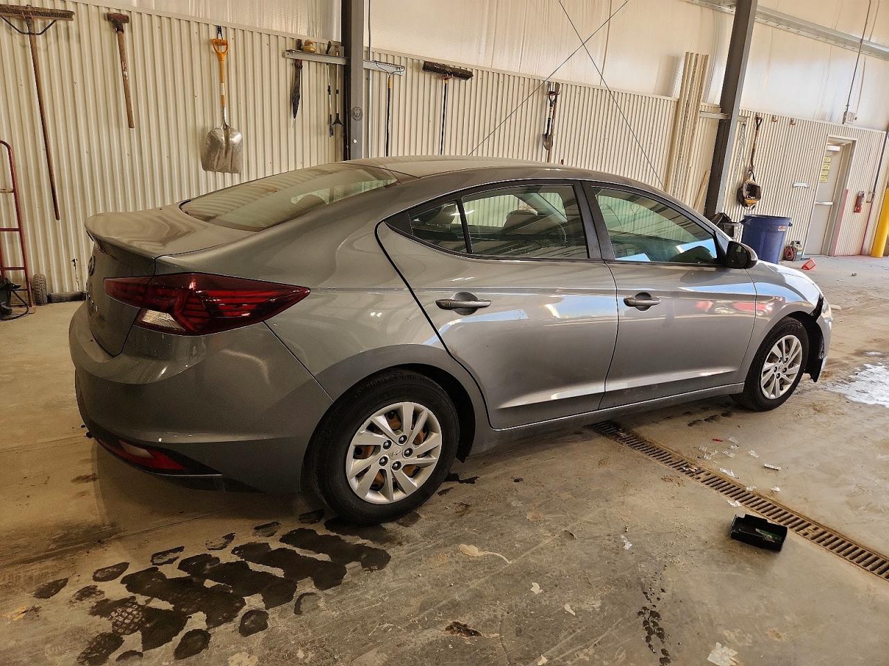 2019 HYUNDAI ELANTRA SE photo 5