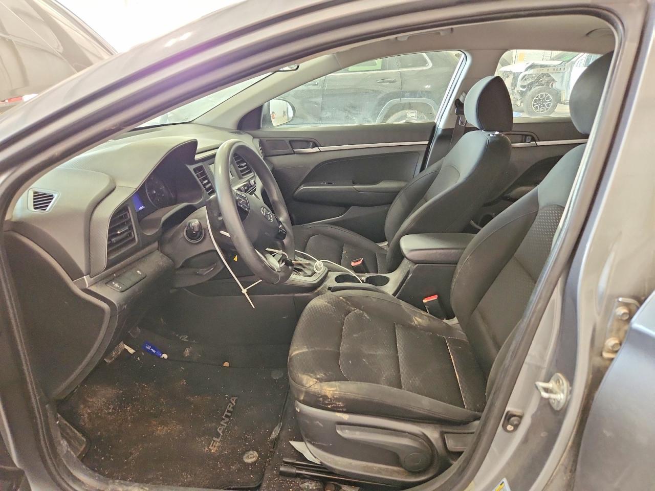 2019 HYUNDAI ELANTRA SE photo 13