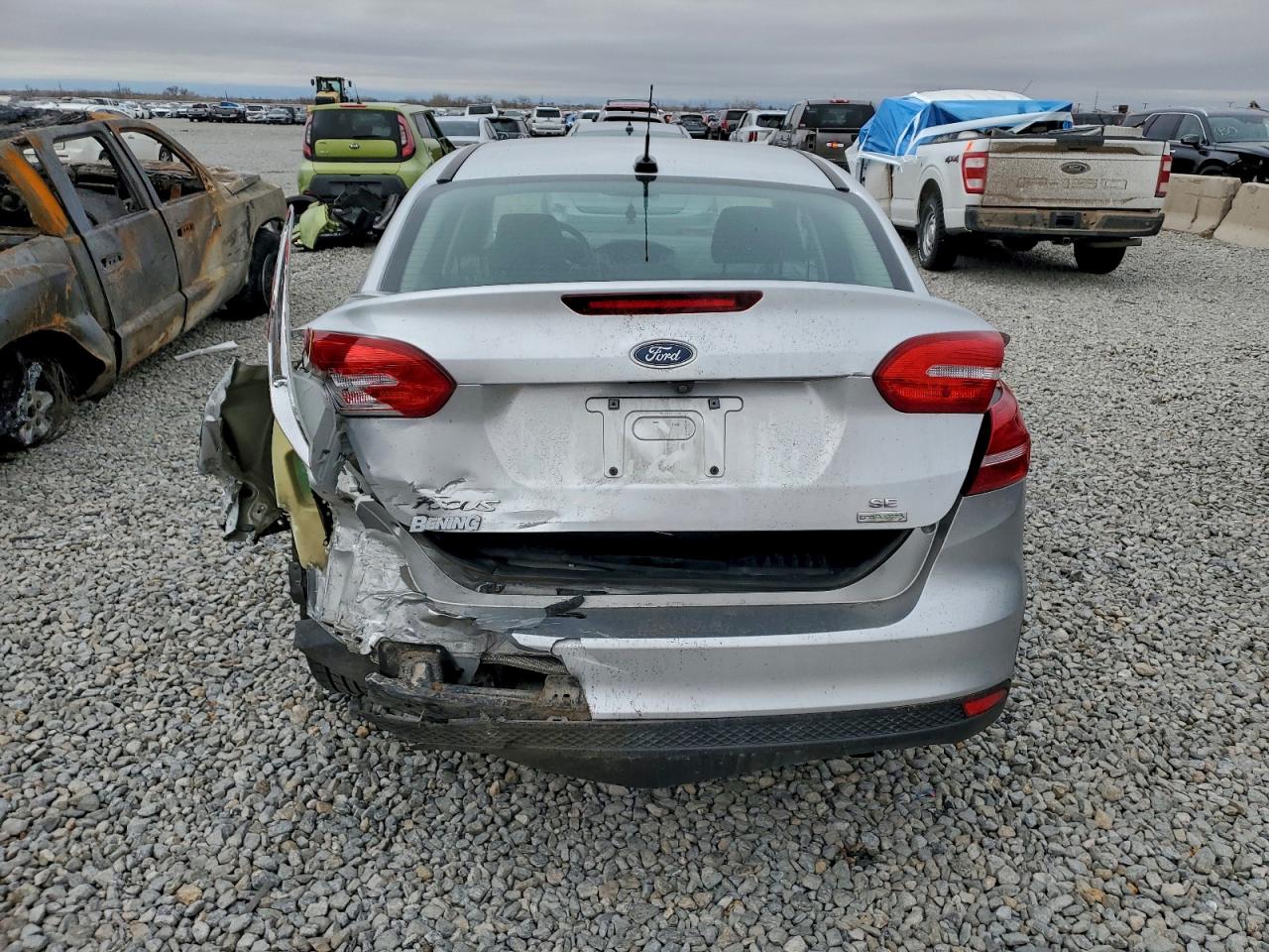 2018 FORD FOCUS SE photo 6