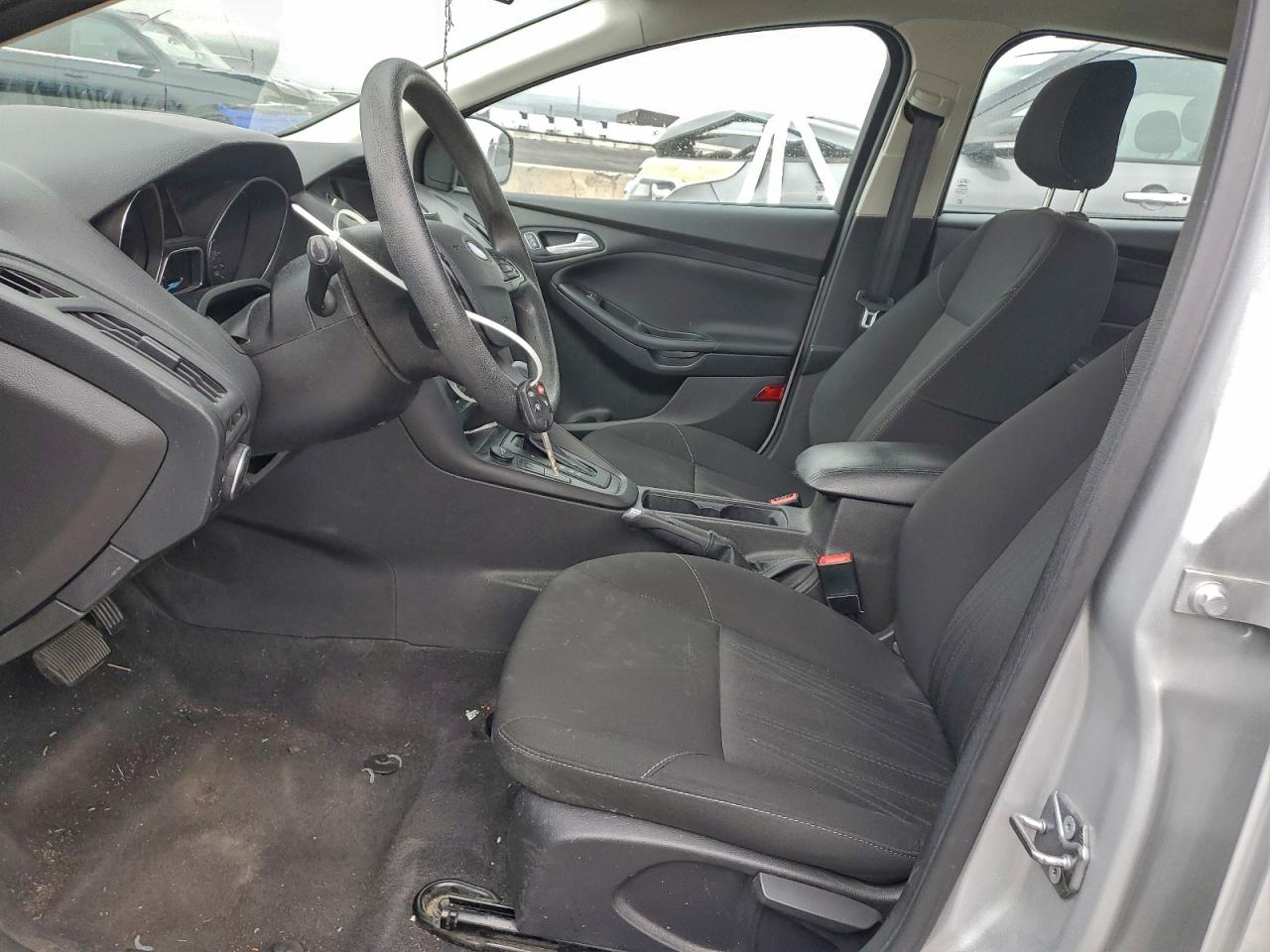 2018 FORD FOCUS SE photo 7