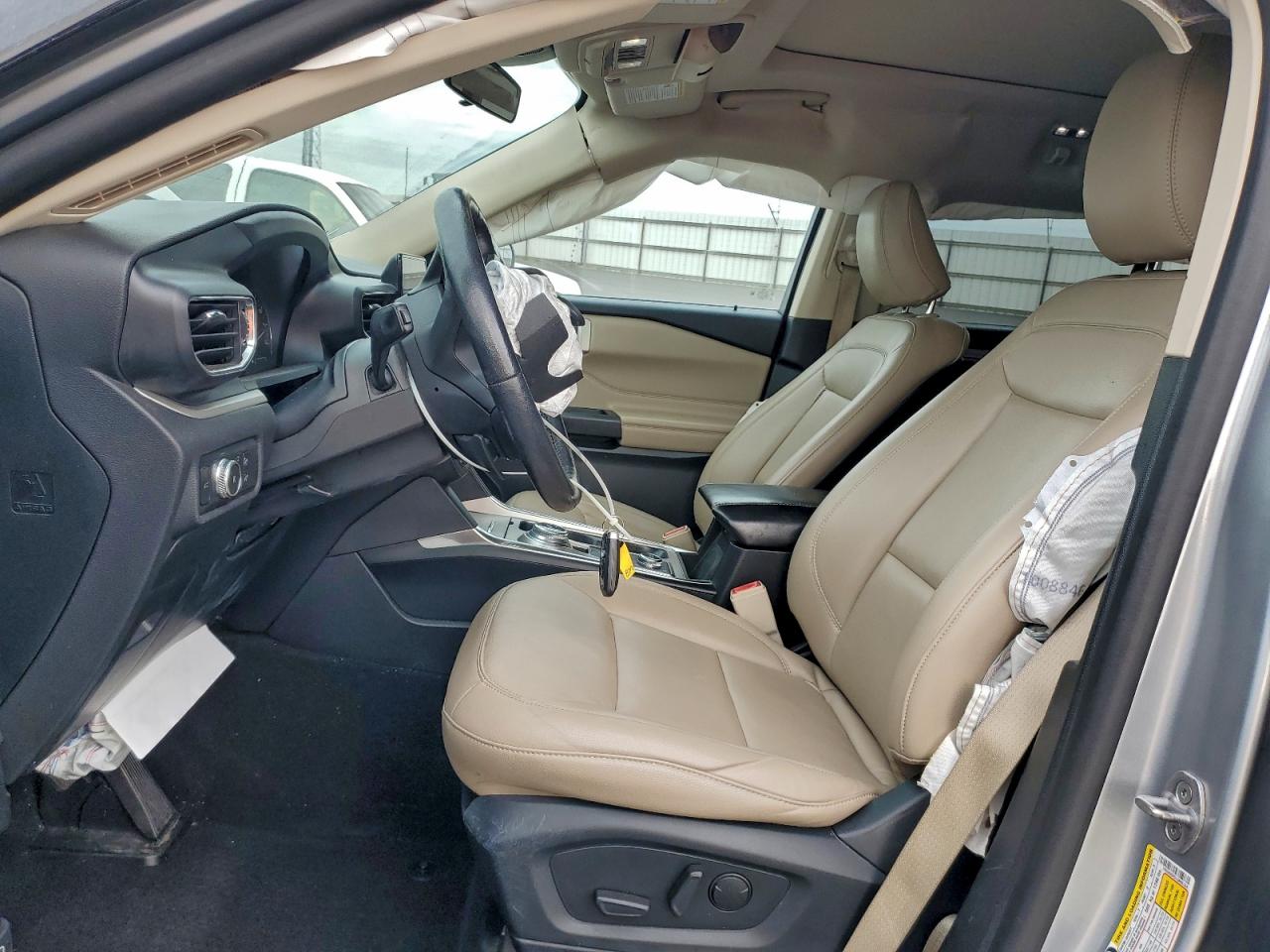 2020 FORD EXPLORER XLT photo 7