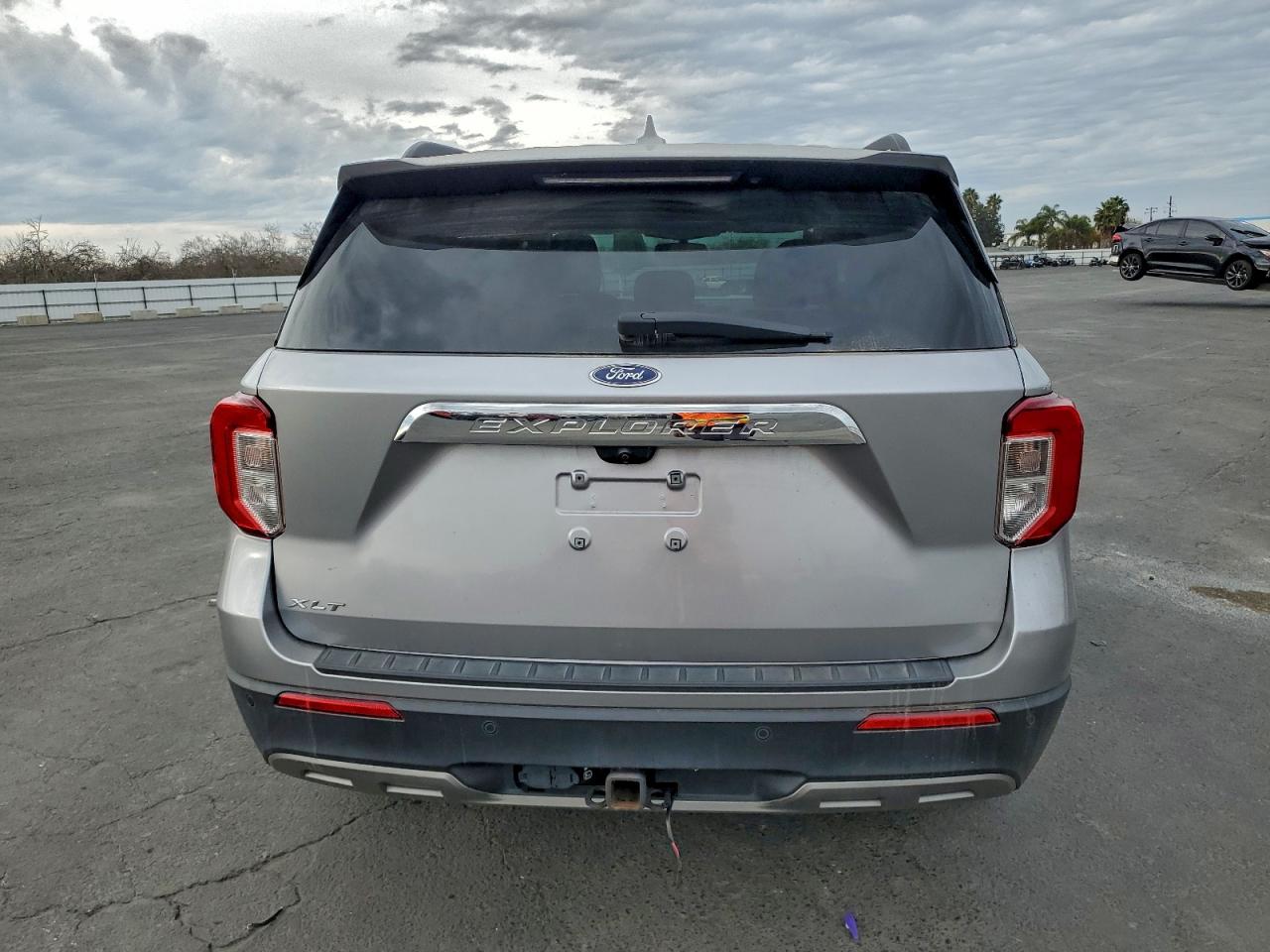 2020 FORD EXPLORER XLT photo 6