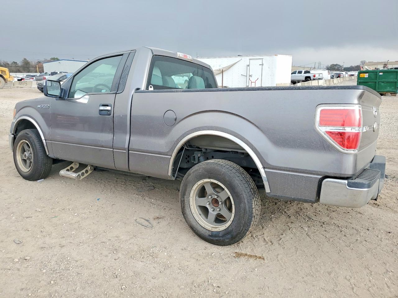 2011 FORD F150 photo 2