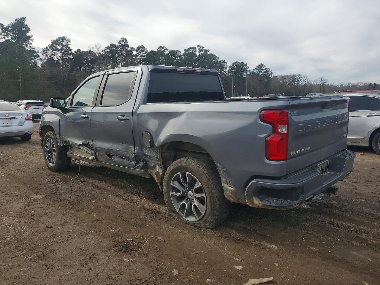 2021 CHEVROLET SILVERADO K1500 RST photo 2