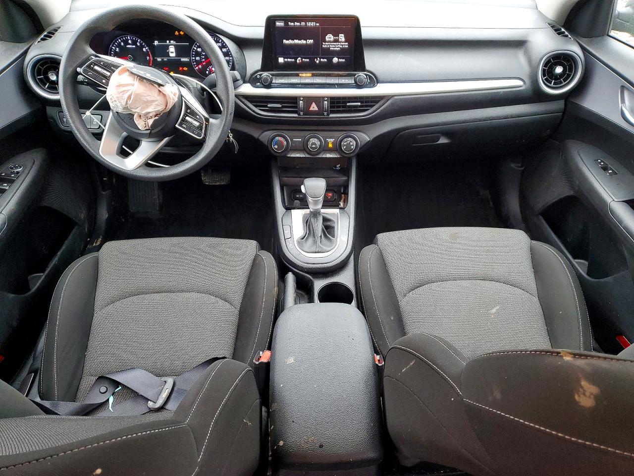 2024 KIA FORTE LX photo 8