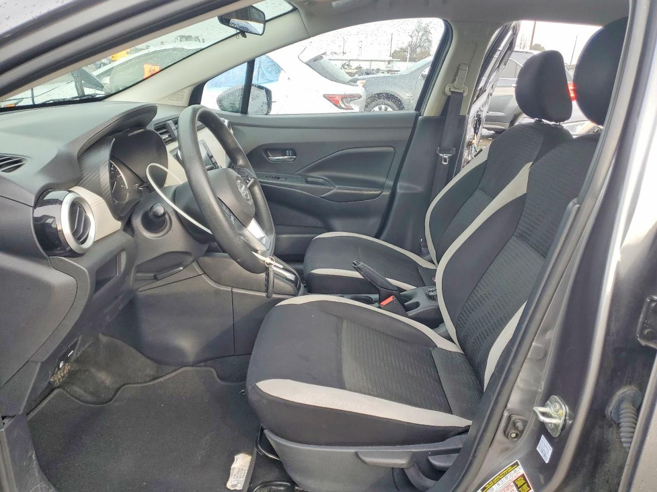 2020 NISSAN VERSA SV photo 13