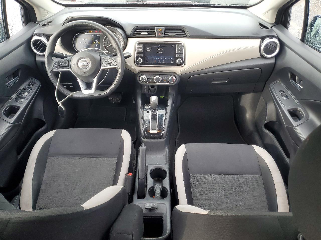 2020 NISSAN VERSA SV photo 15