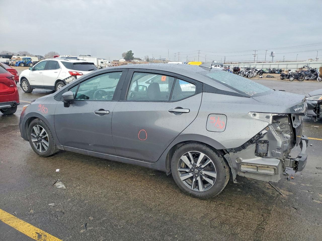 2020 NISSAN VERSA SV photo 3