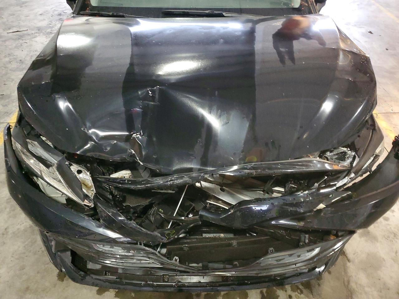 2019 TOYOTA CAMRY LE photo 11