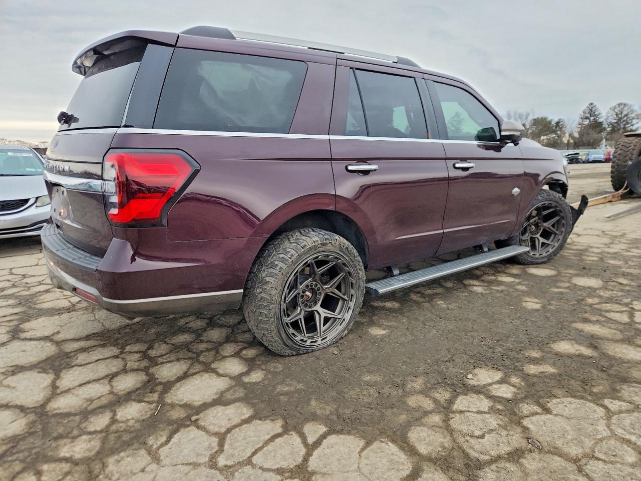 2024 FORD EXPEDITION KING RANCH photo 3