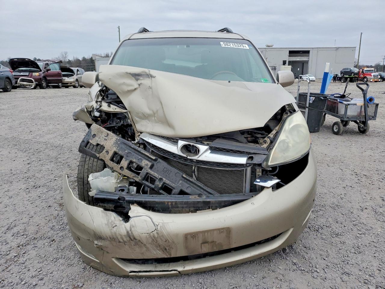 2006 TOYOTA SIENNA XLE photo 9