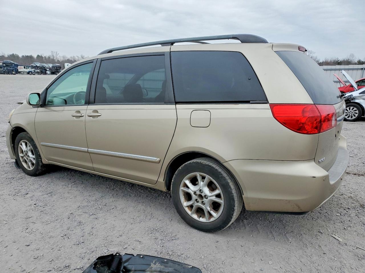 2006 TOYOTA SIENNA XLE photo 3