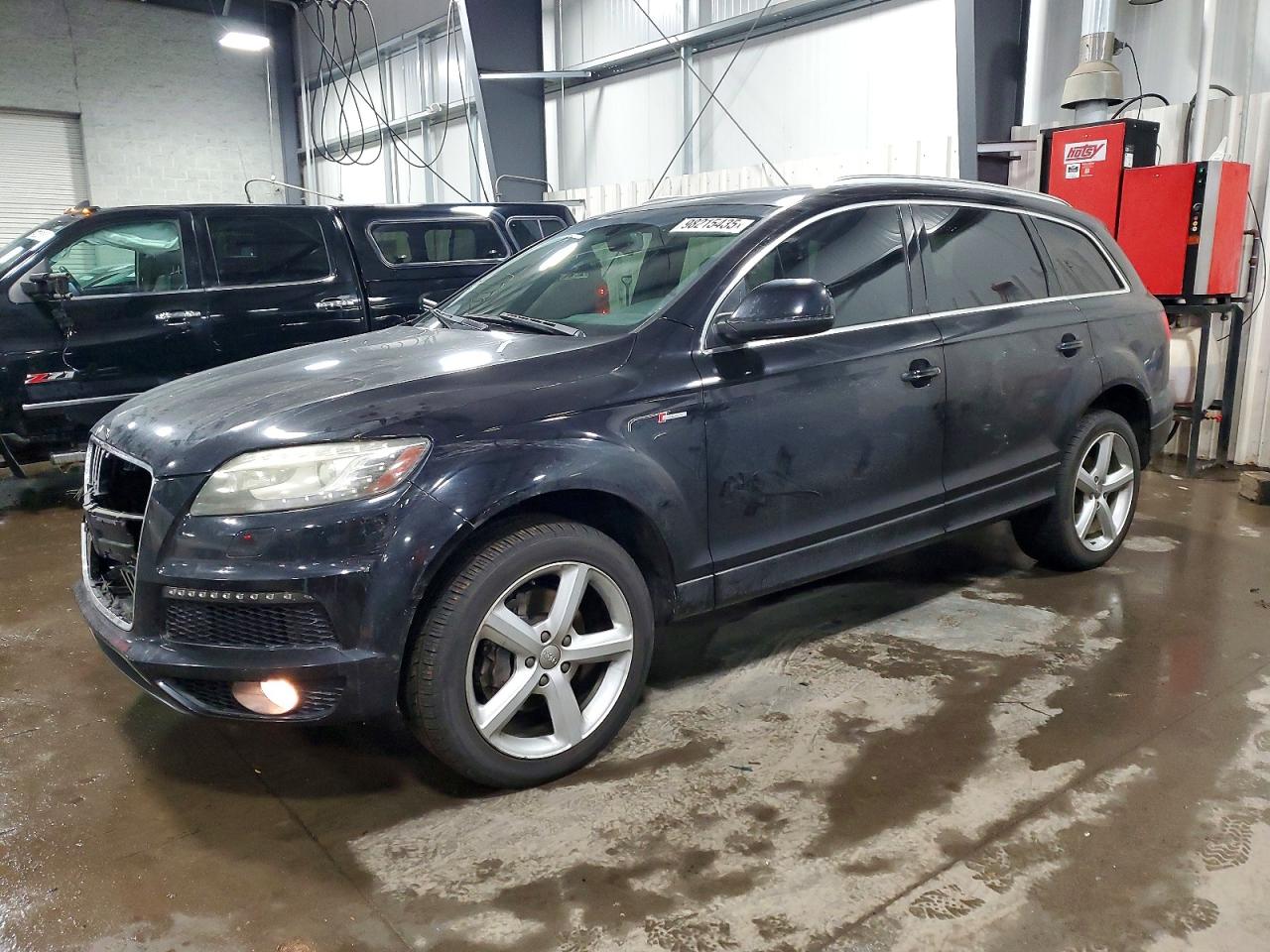 2012 AUDI Q7