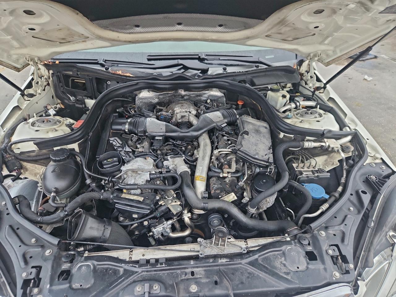 2012 MERCEDES-BENZ E 350 BLUETEC photo 11
