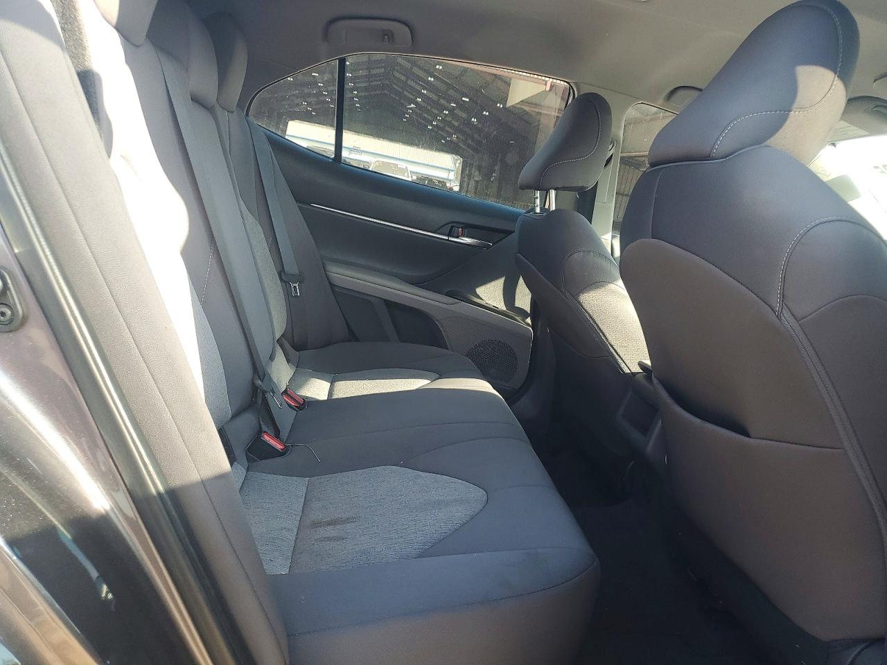 2022 TOYOTA CAMRY LE photo 10