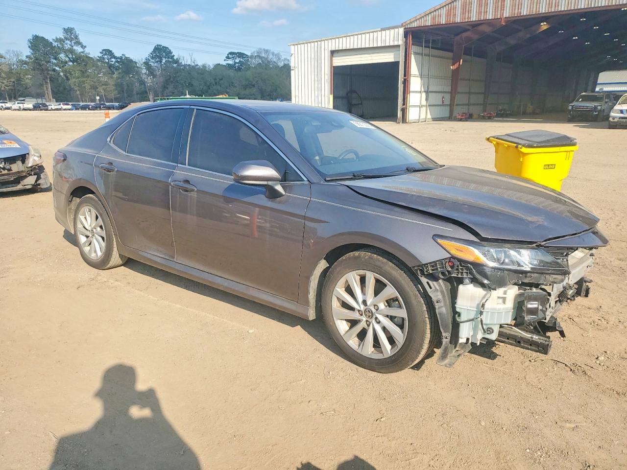 2022 TOYOTA CAMRY LE photo 4