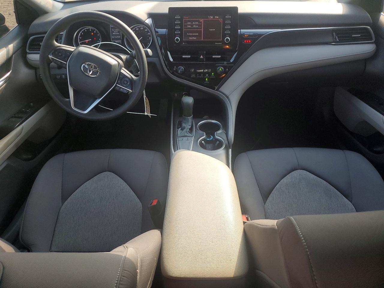 2022 TOYOTA CAMRY LE photo 8
