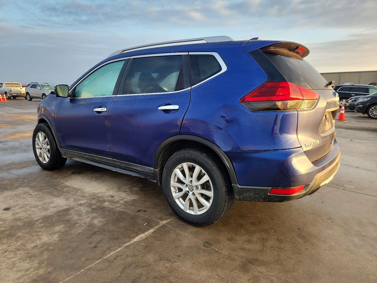 2018 NISSAN ROGUE S photo 2