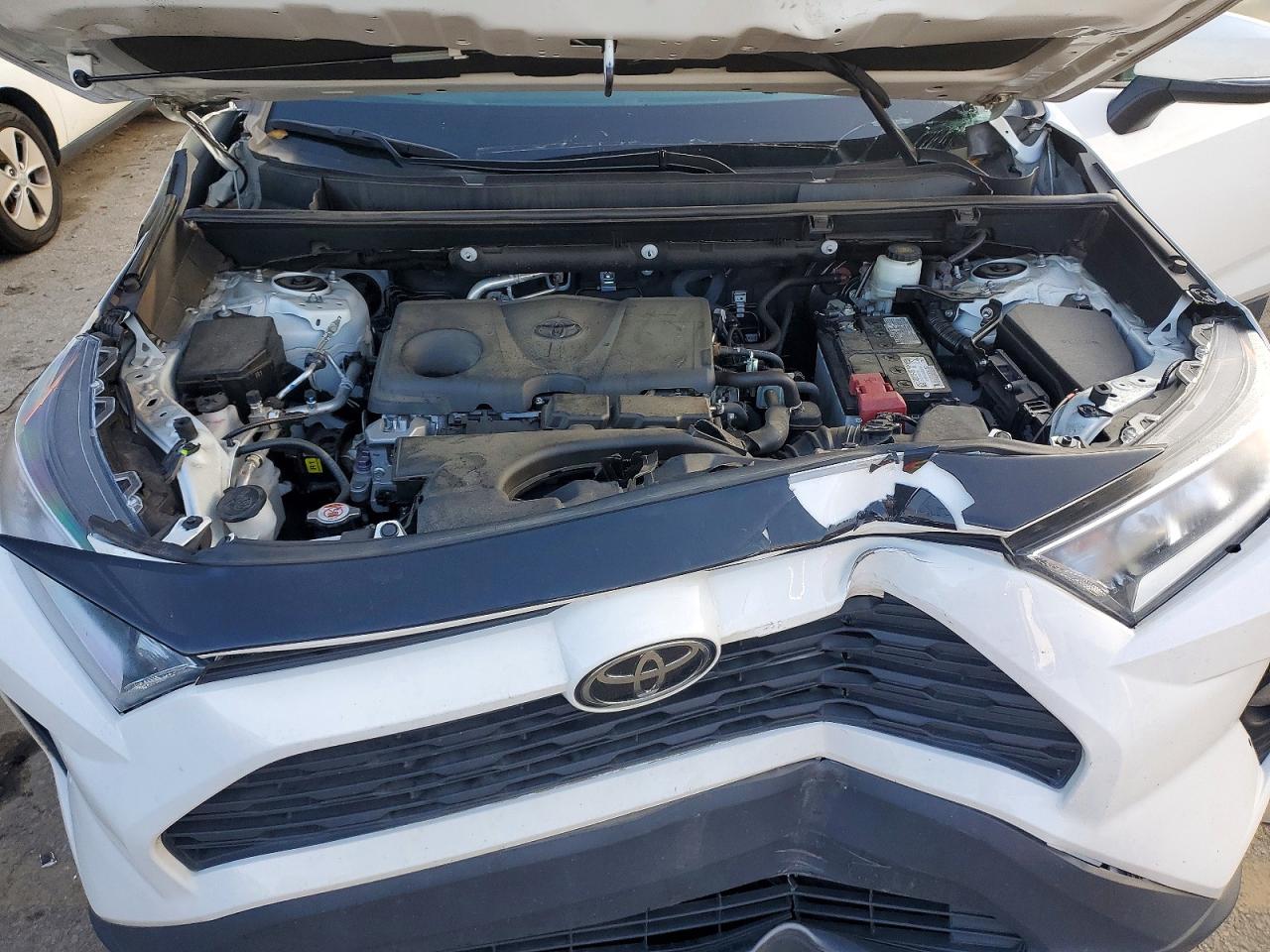 2021 TOYOTA RAV4 XLE photo 23