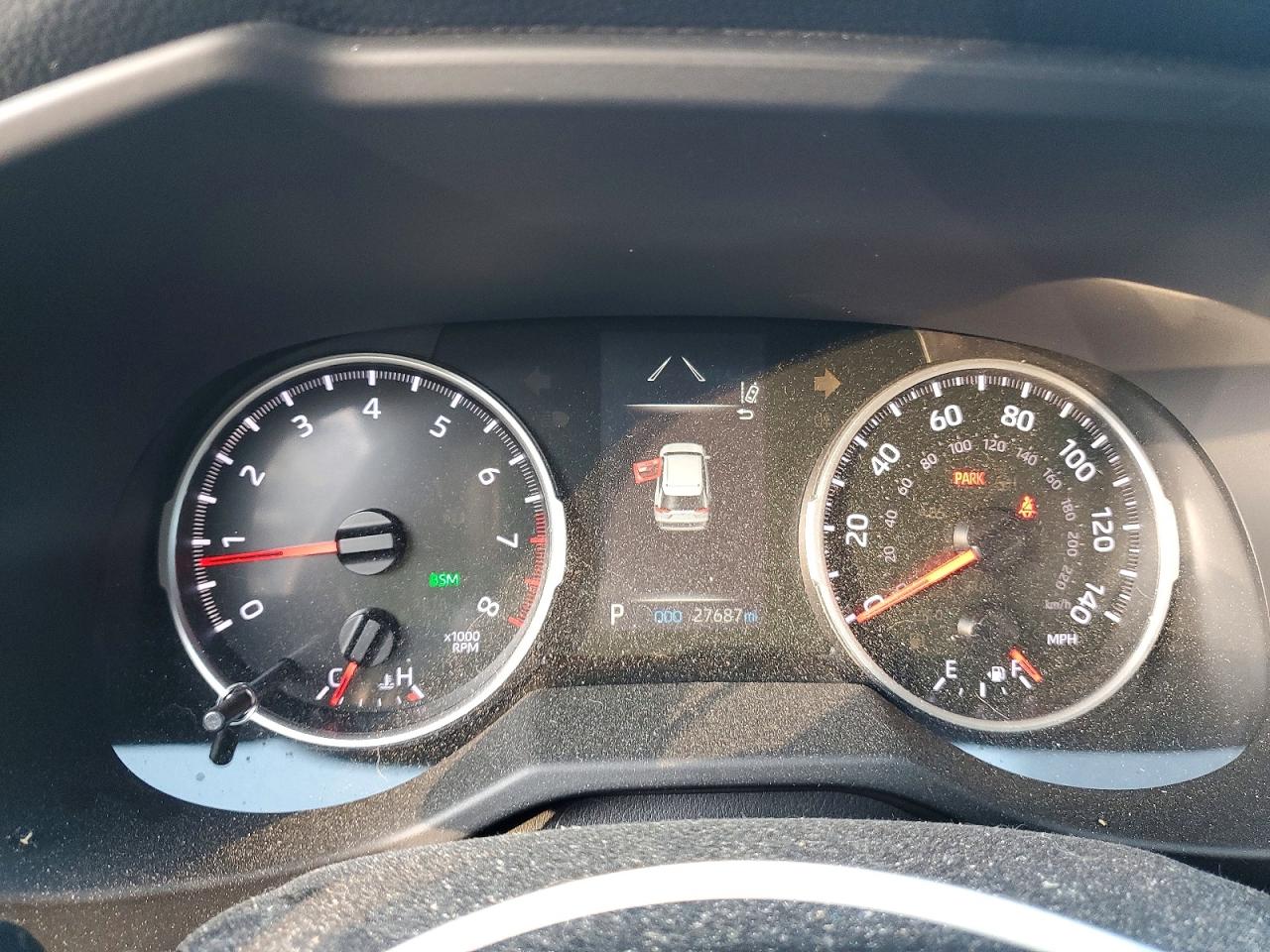 2021 TOYOTA RAV4 XLE photo 17