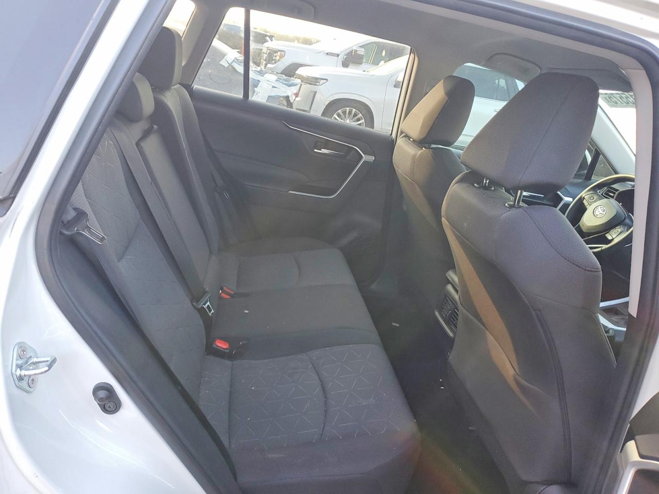 2021 TOYOTA RAV4 XLE photo 21