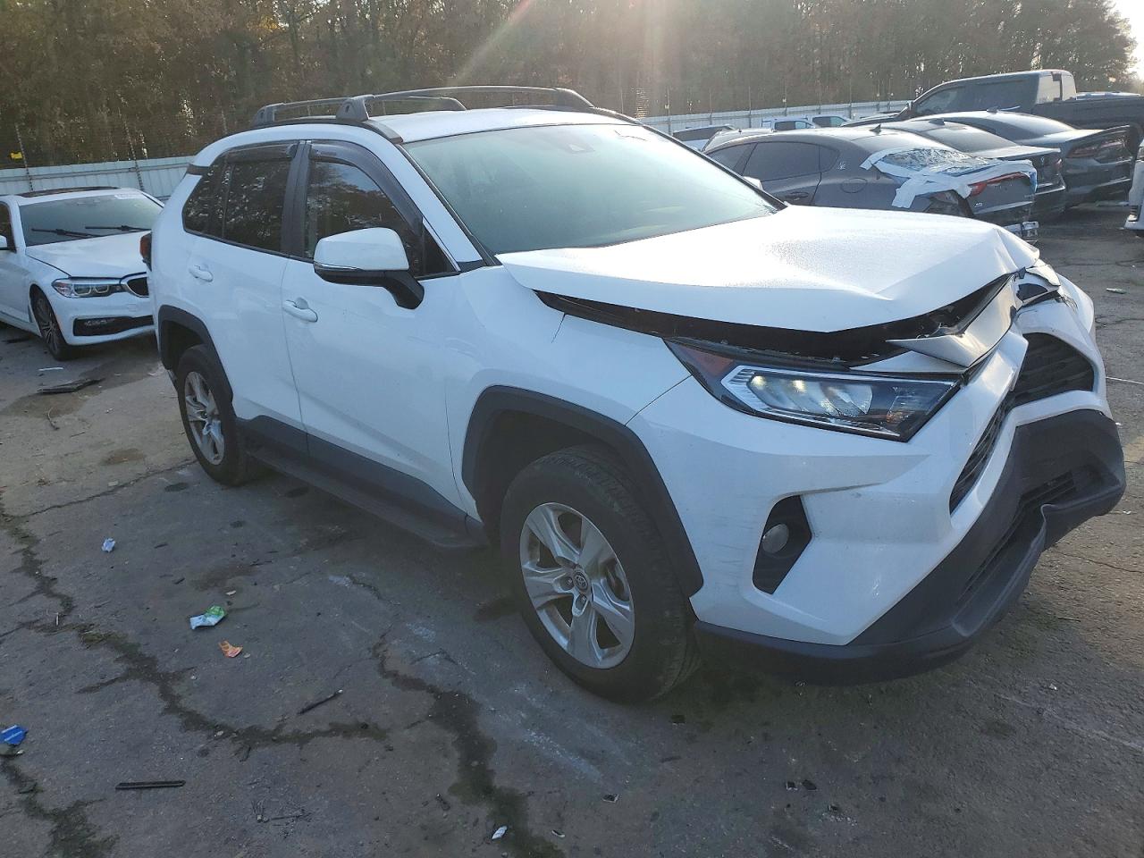 2021 TOYOTA RAV4 XLE photo 7