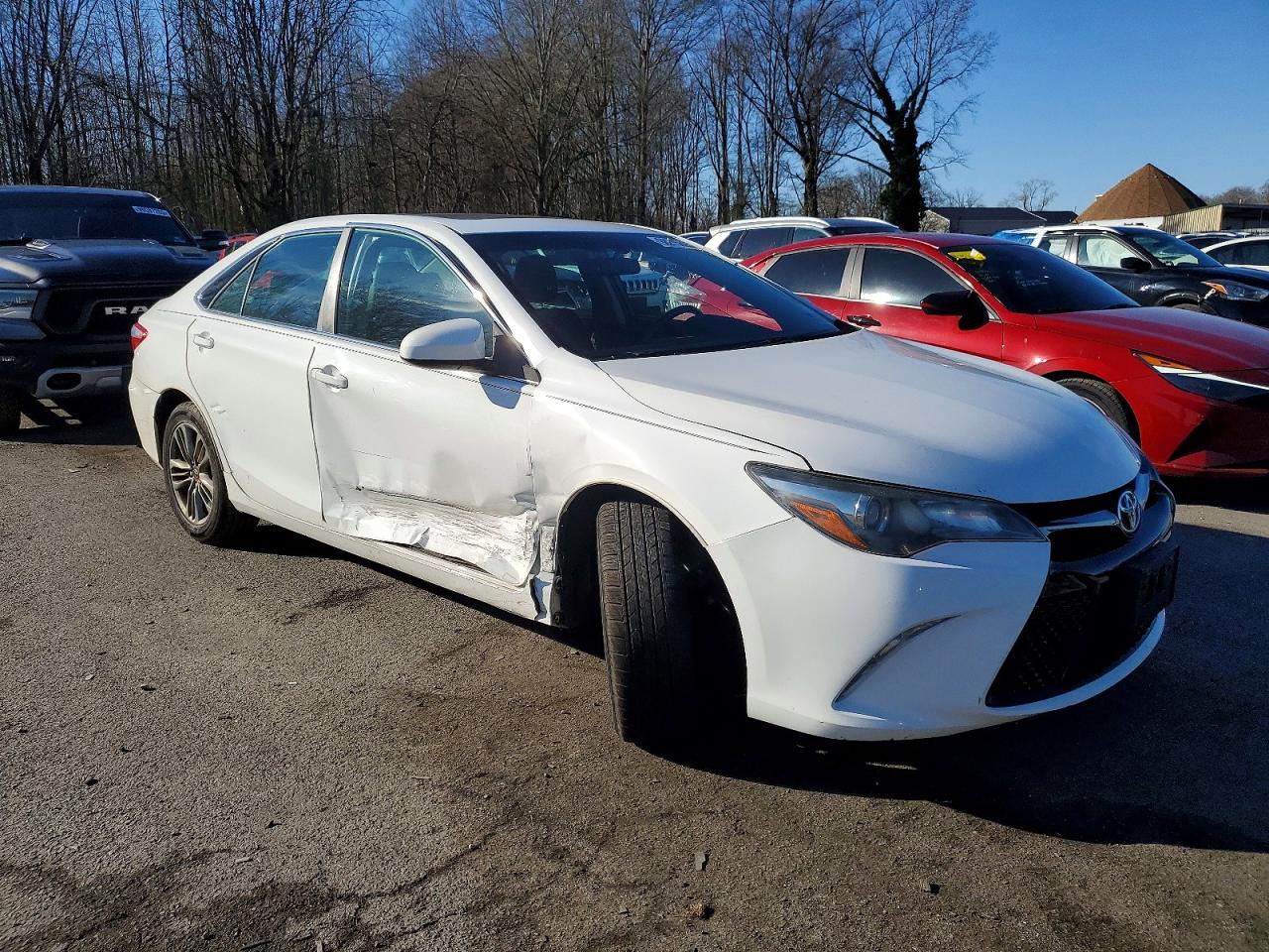 2017 TOYOTA CAMRY LE photo 4
