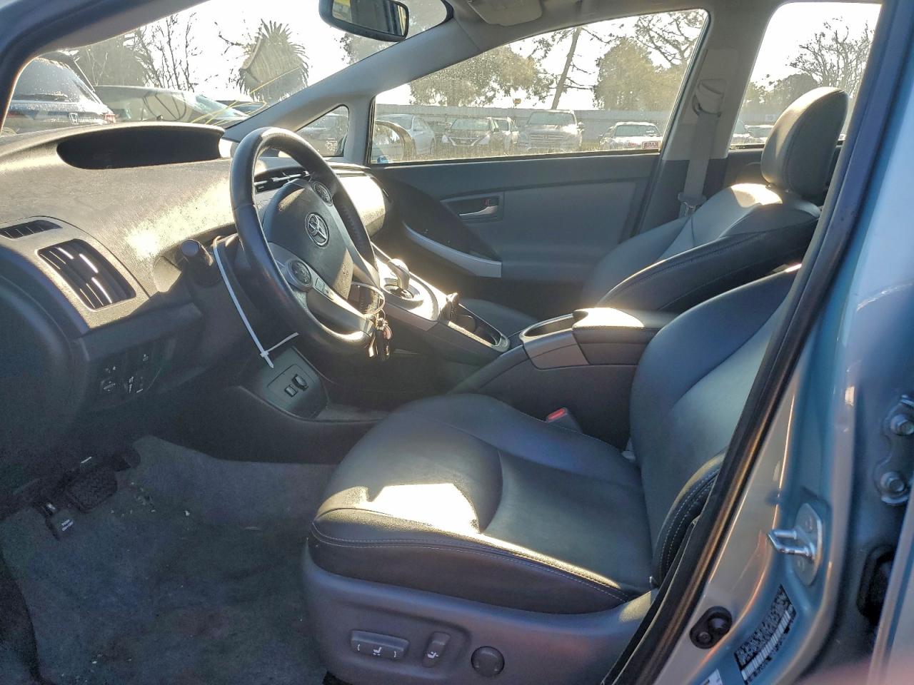 2014 TOYOTA PRIUS photo 7
