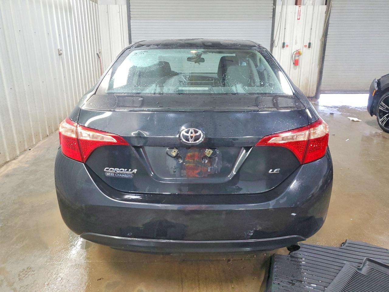 2018 TOYOTA COROLLA LE photo 6