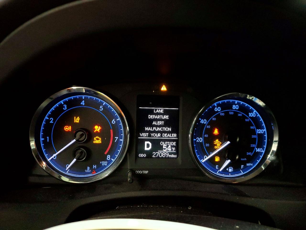 2018 TOYOTA COROLLA LE photo 9