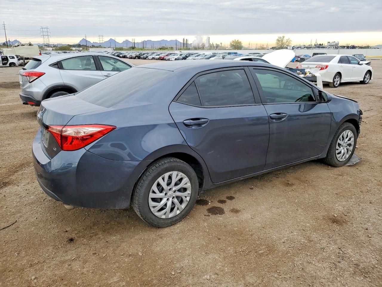 2019 TOYOTA COROLLA L photo 3