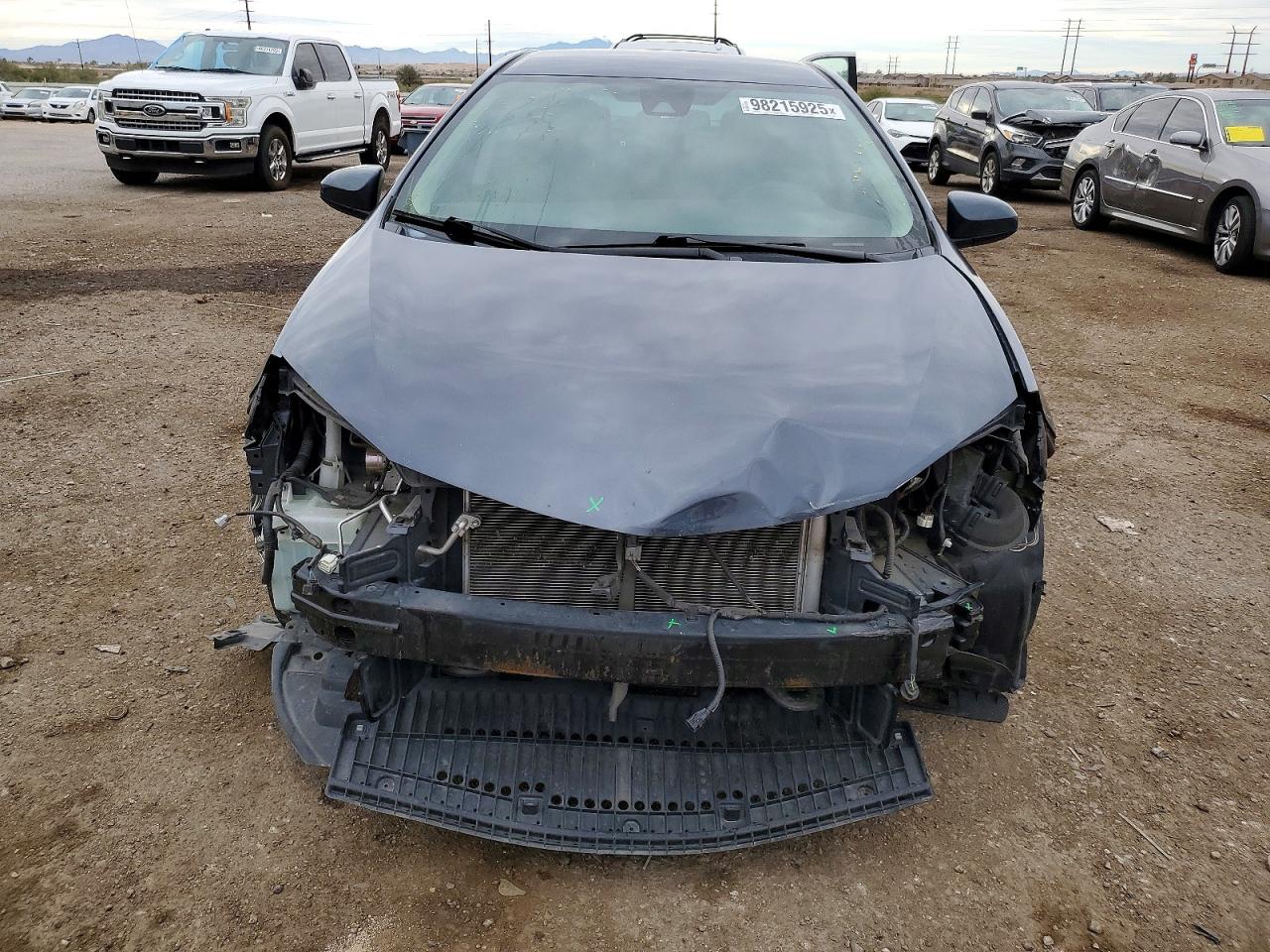2019 TOYOTA COROLLA L photo 5