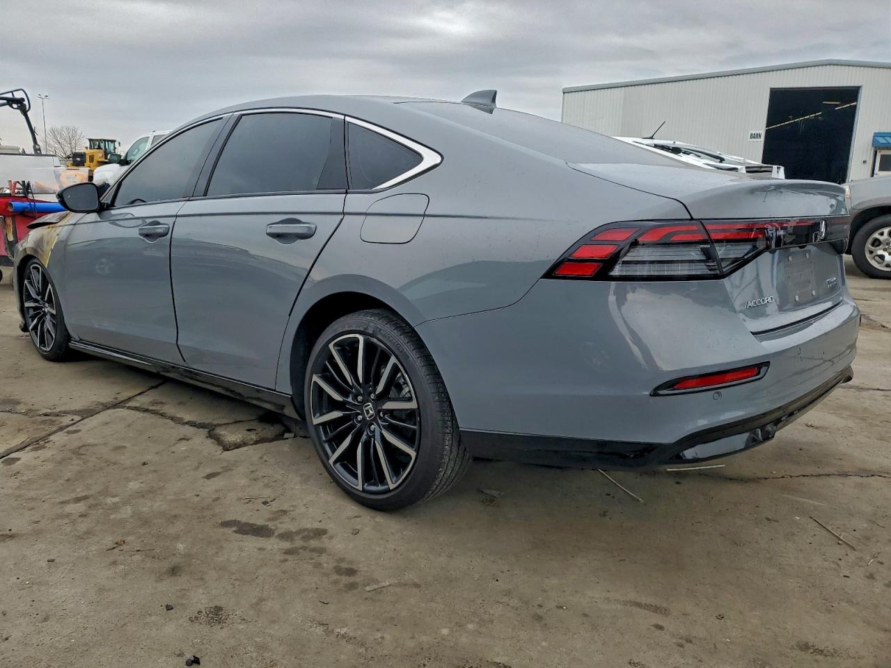 2024 HONDA ACCORD TOURING HYBRID photo 2