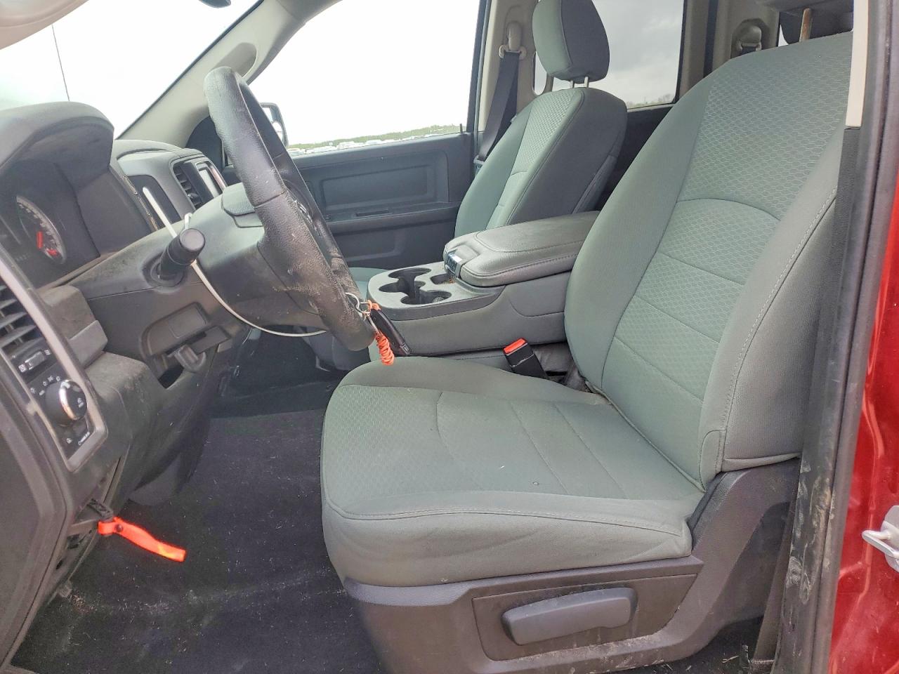 2015 RAM 1500 ST photo 13