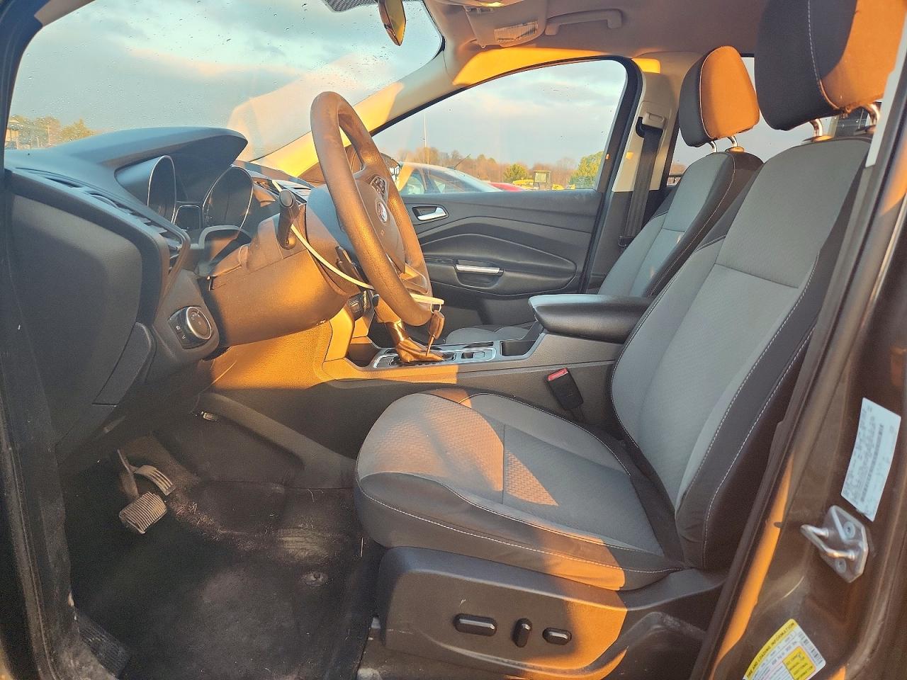2017 FORD ESCAPE SE photo 7