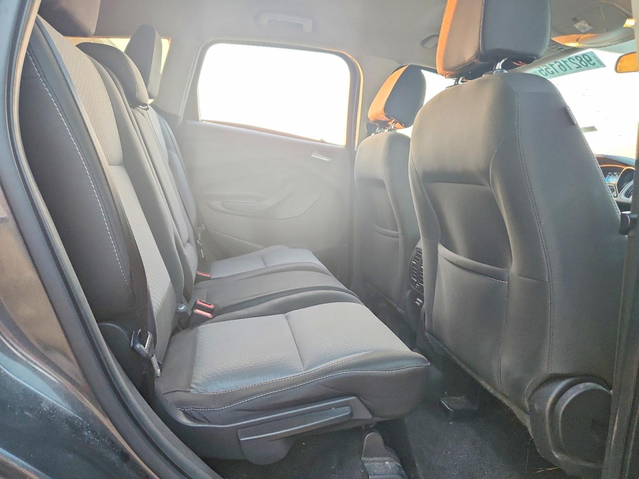 2017 FORD ESCAPE SE photo 11