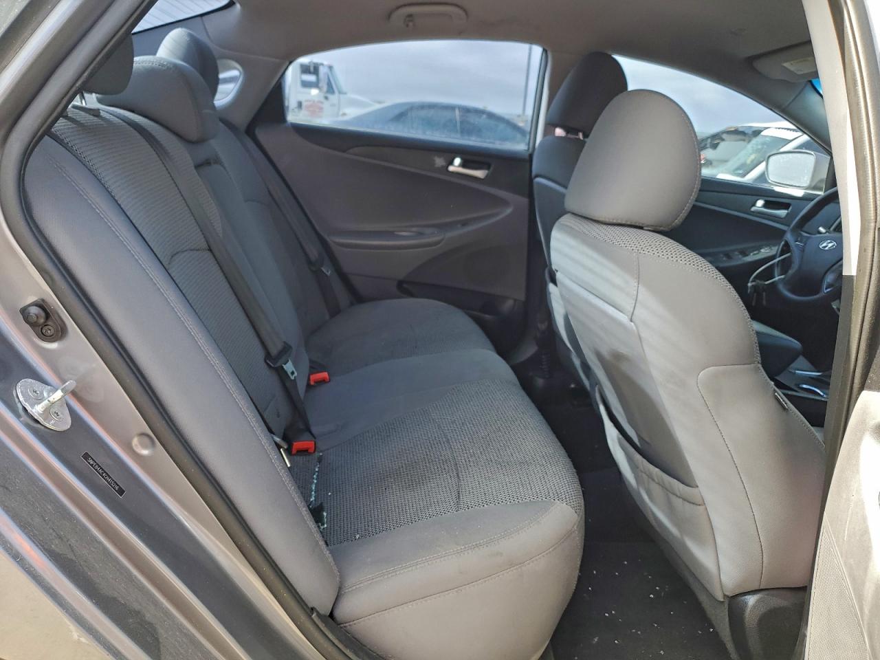 2012 HYUNDAI SONATA GLS photo 10