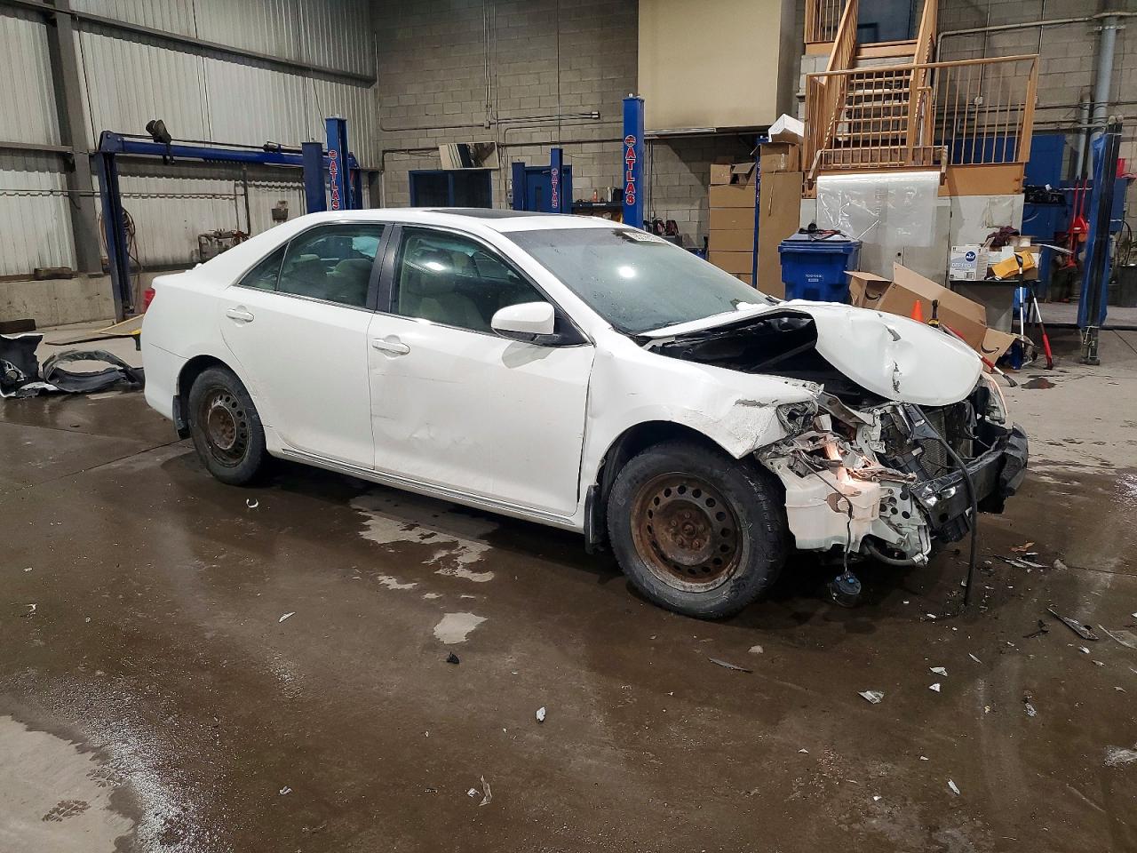 2013 TOYOTA CAMRY L photo 4