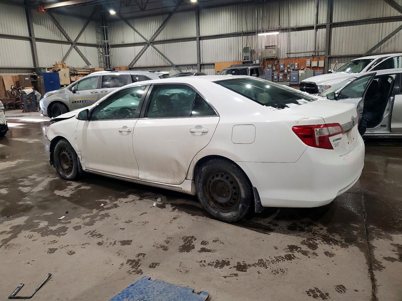 2013 TOYOTA CAMRY L photo 2