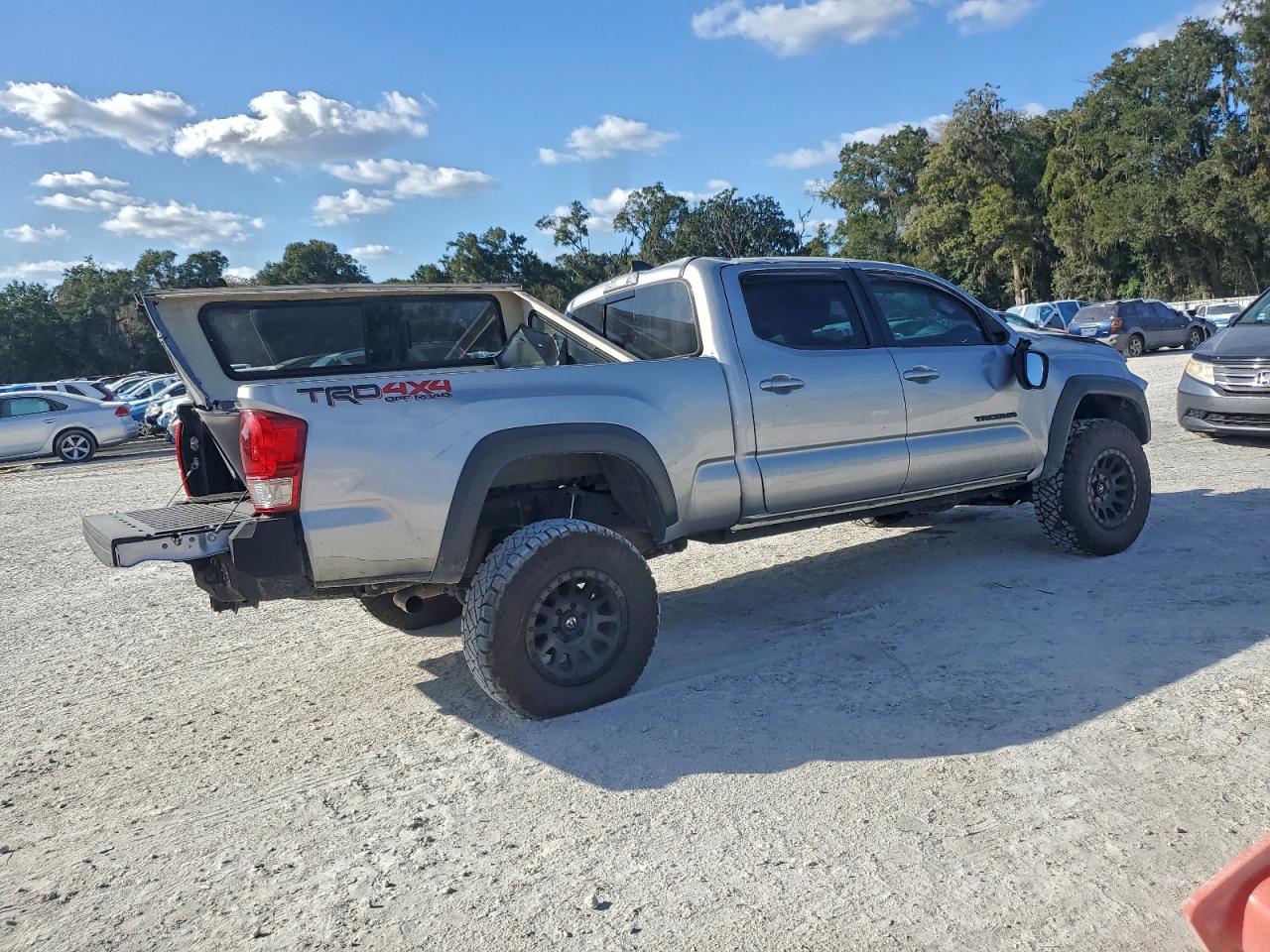 2017 TOYOTA TACOMA DOUBLE CAB photo 3
