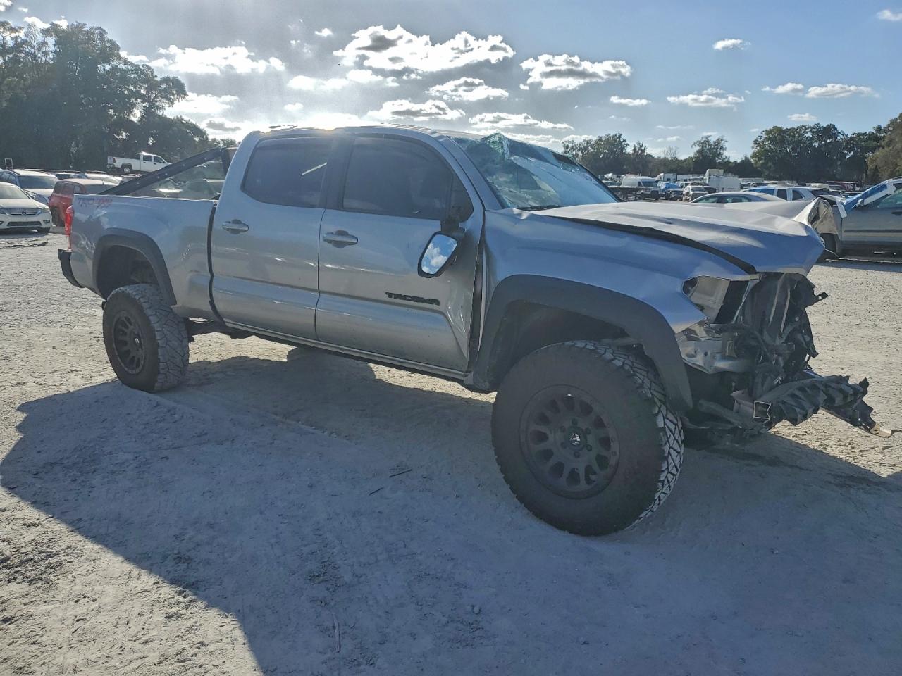 2017 TOYOTA TACOMA DOUBLE CAB photo 4