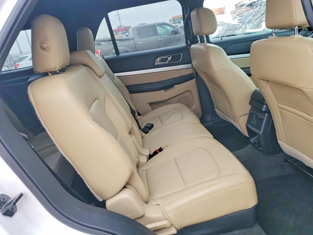 2016 FORD EXPLORER XLT photo 11