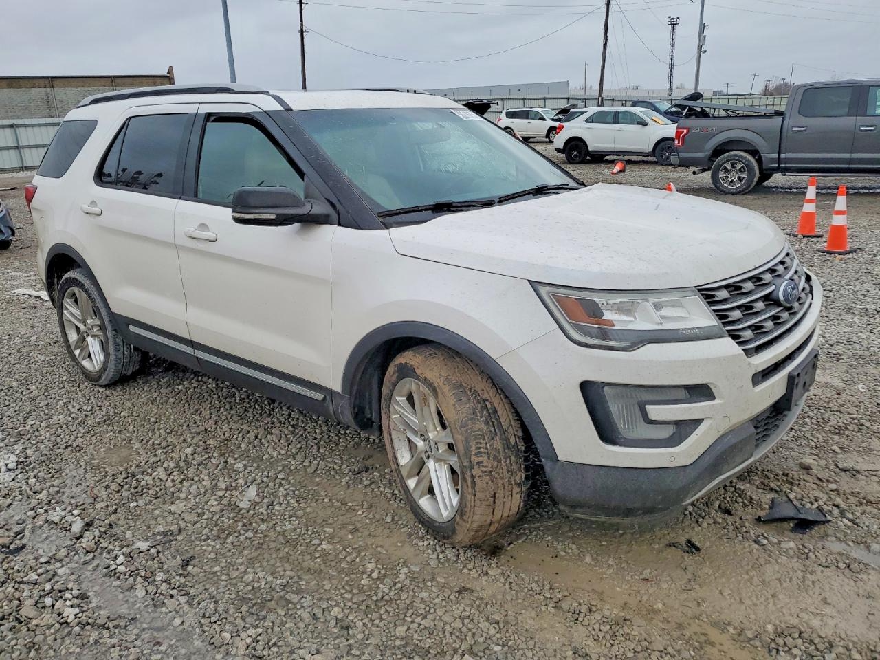 2016 FORD EXPLORER XLT photo 4