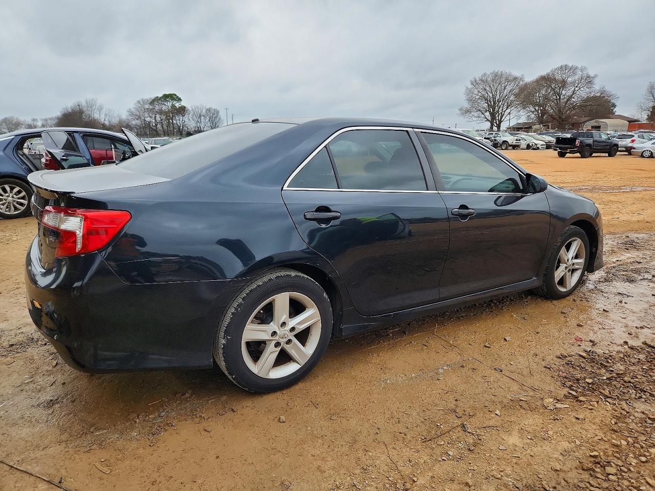 2012 TOYOTA CAMRY photo 3