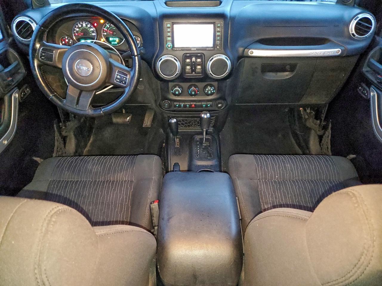 2011 JEEP WRANGLER UNLIMITED SAHARA photo 22