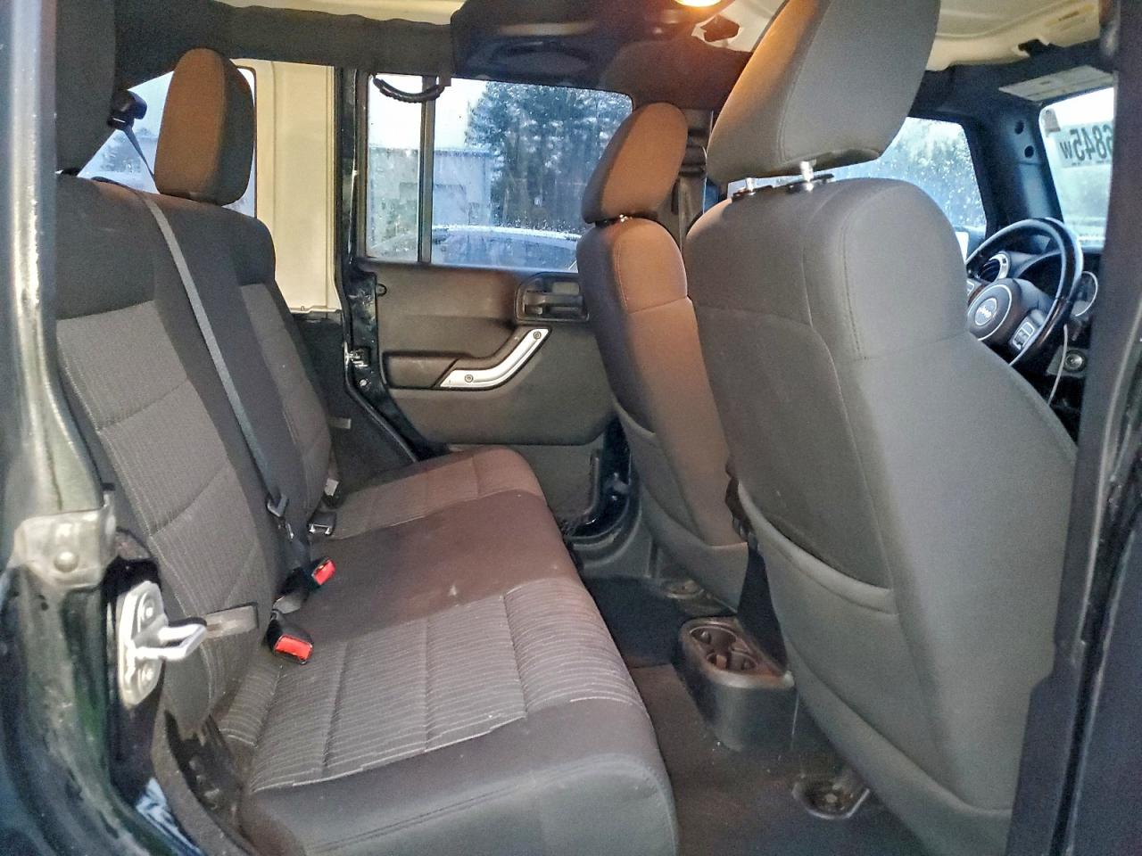 2011 JEEP WRANGLER UNLIMITED SAHARA photo 31